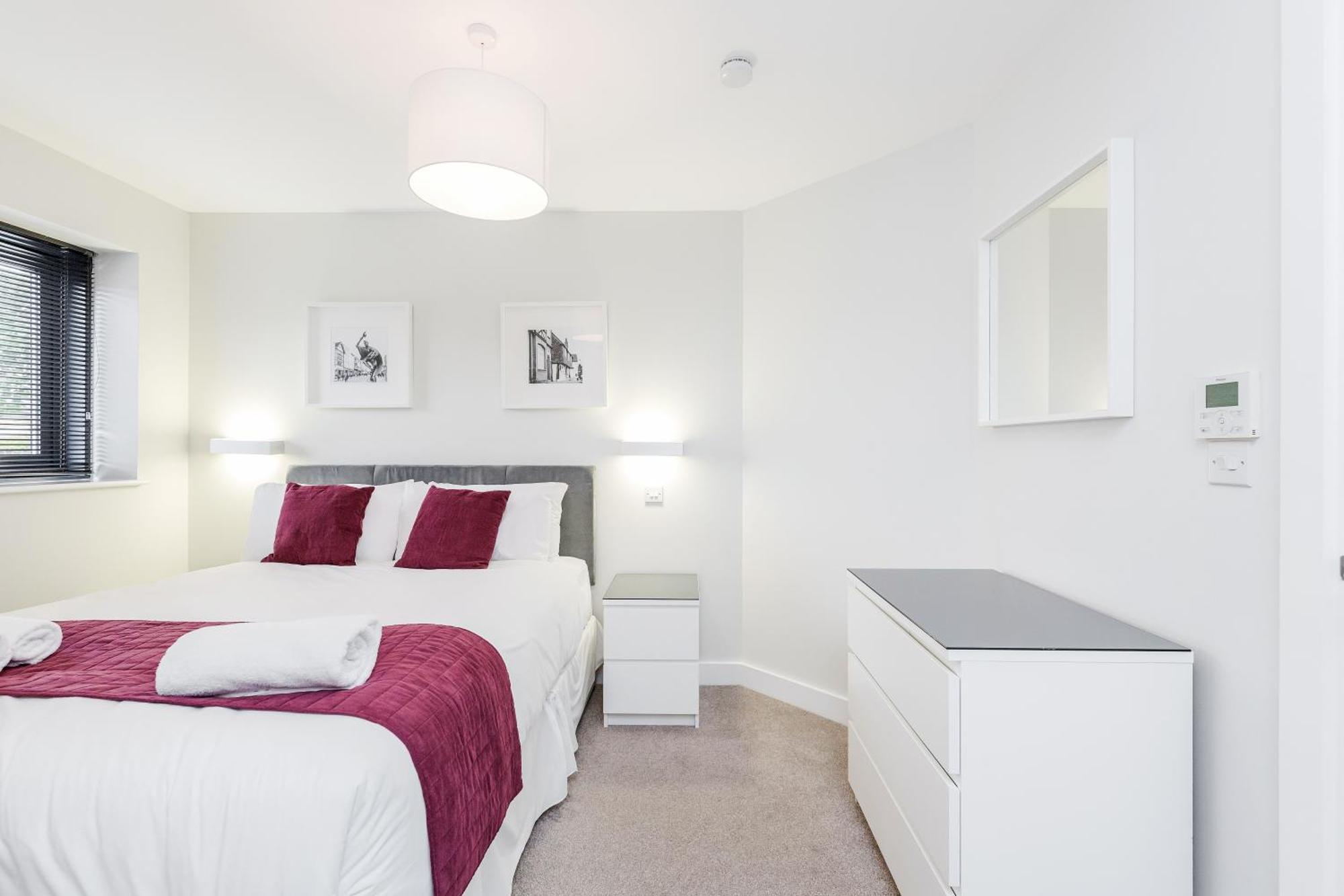 Room Space Service Apartments - New Manor House Bracknell Exterior photo