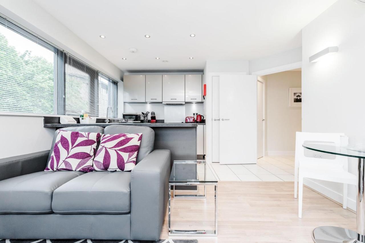 Room Space Service Apartments - New Manor House Bracknell Exterior photo